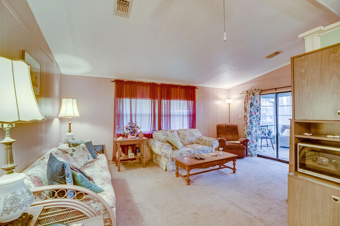 Photo of 1966 NE Mango Street NE