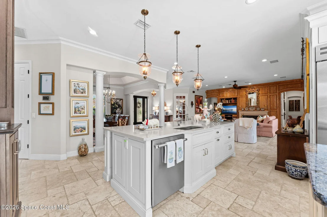 Photo of 339 Cocoa Avenue