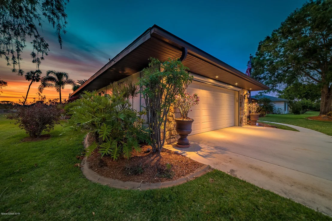 Photo of 1401 Meadowbrook Road NE