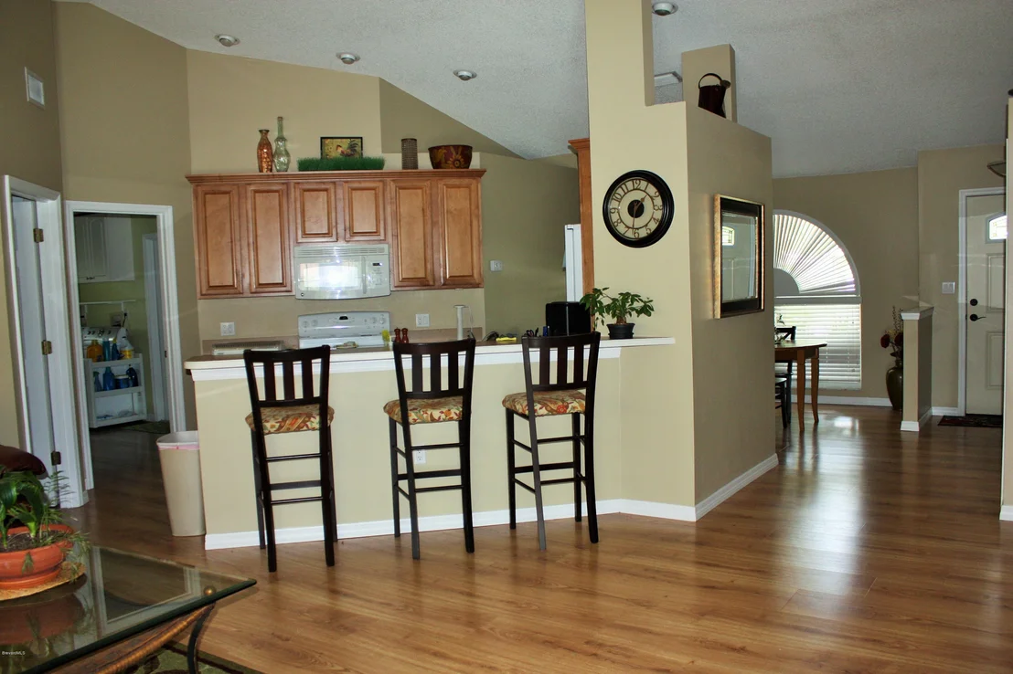 Photo of 562 Deerfield Drive