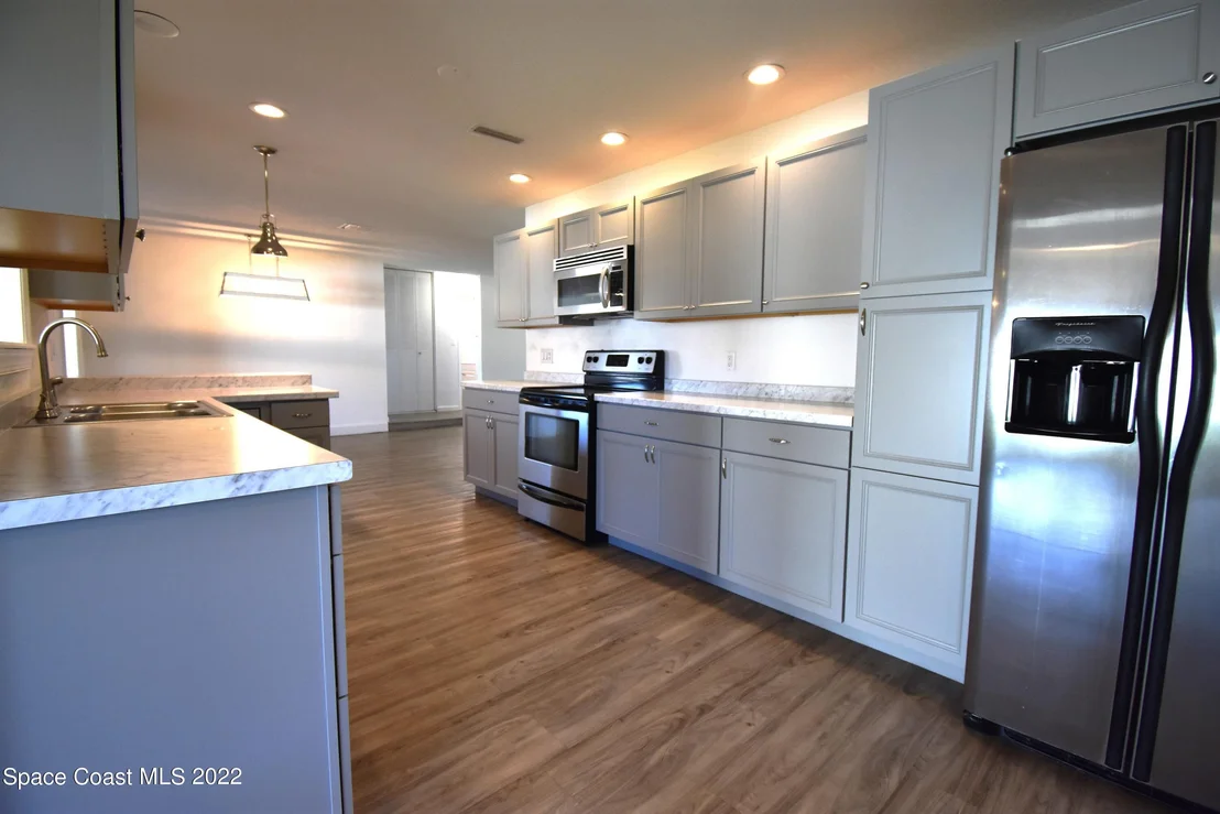 Photo of 847 Mohawk Avenue