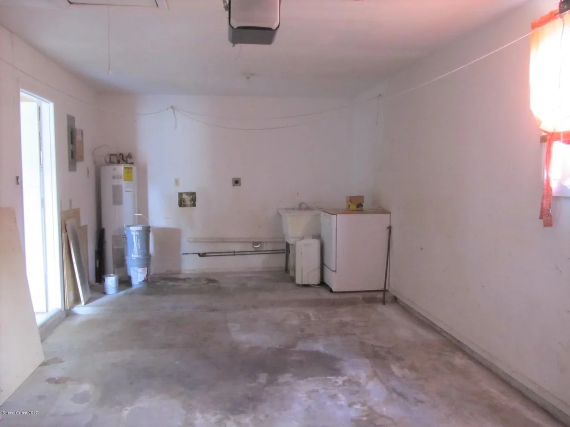 Photo of 1500 Van Eck Road NE