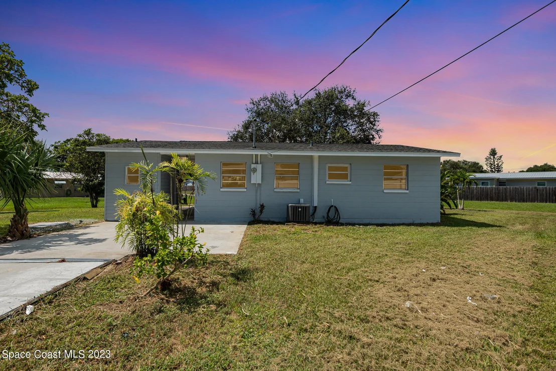 Photo of 4075 Robinhood Drive