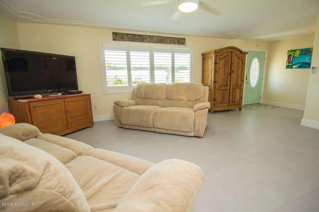 Photo of 421 Sparrow Drive
