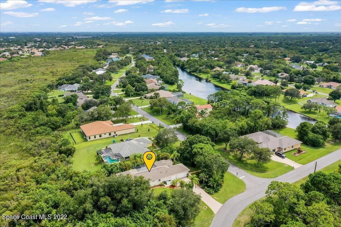 Photo of 4523 Long Lake Road