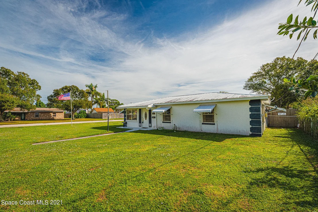 Photo of 319 Holly Lane