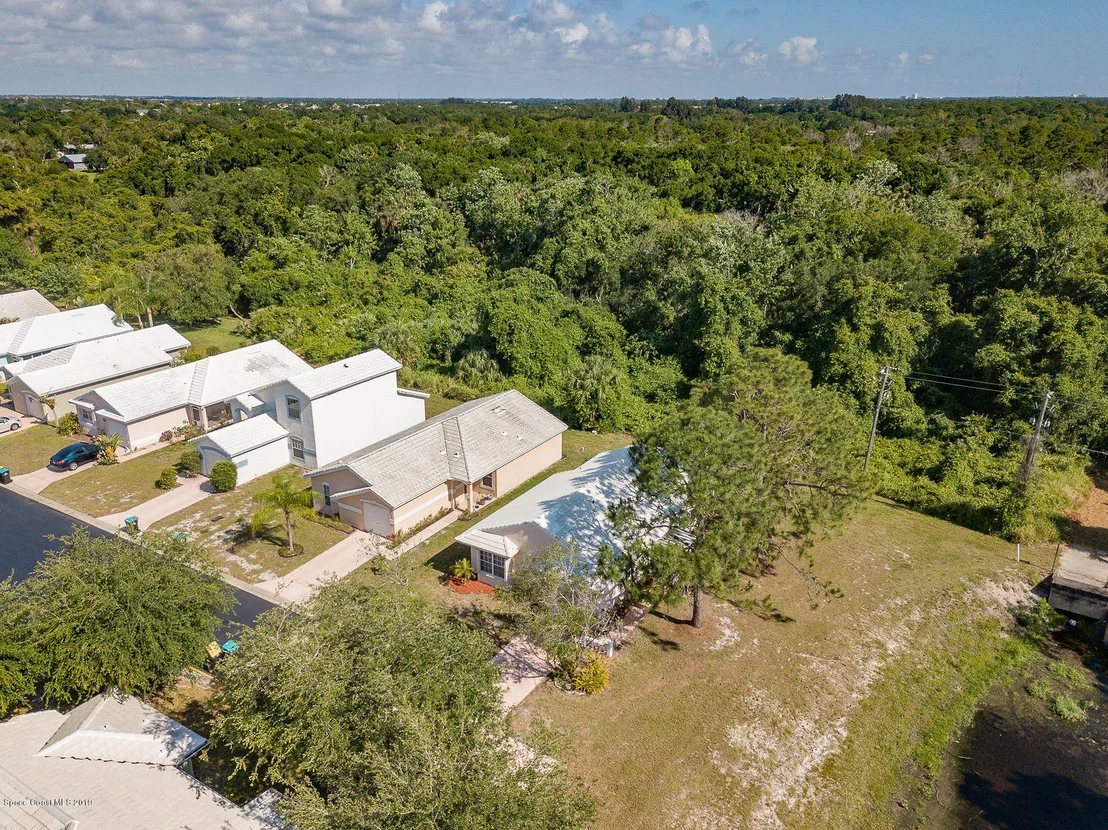 Photo of 1101 Goldenrod Circle NE