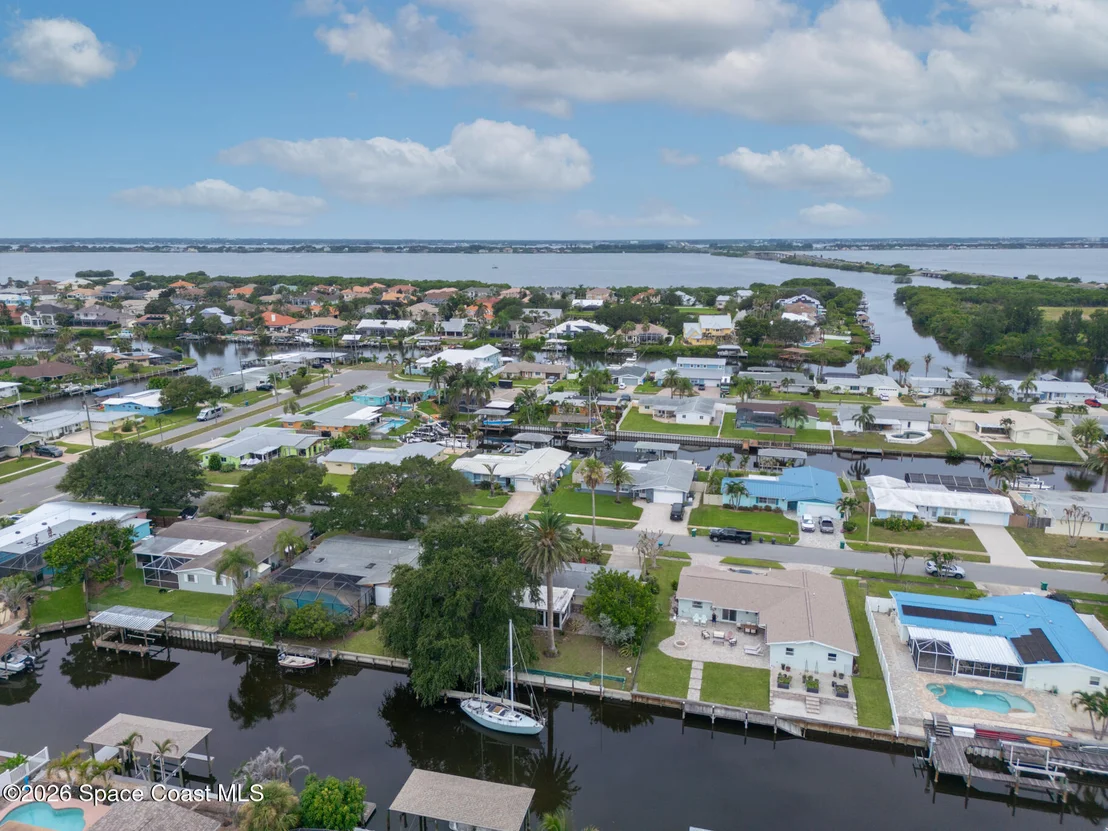 Photo of 413 Sparrow Drive