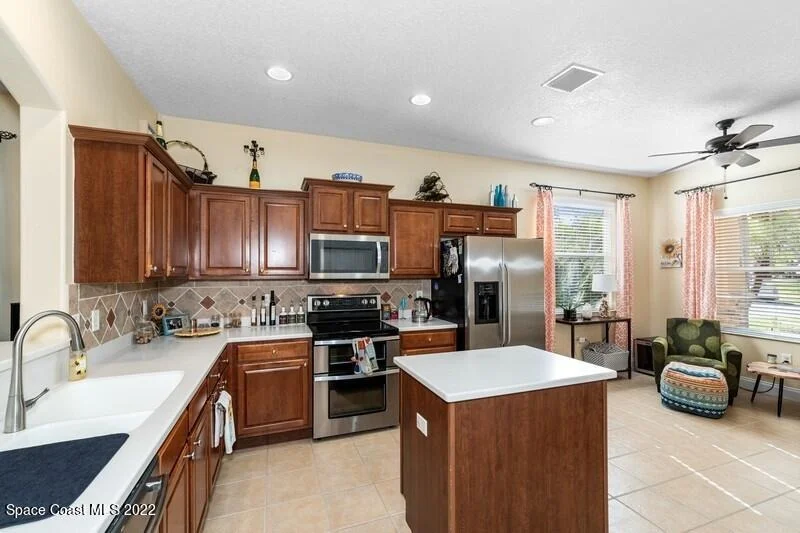 Photo of 461 Waterside Circle