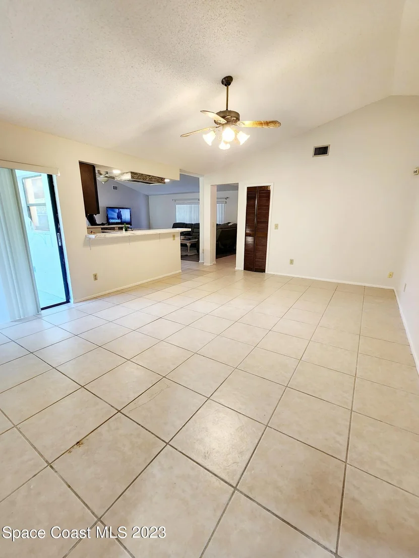Photo of 2777 Nobility Avenue
