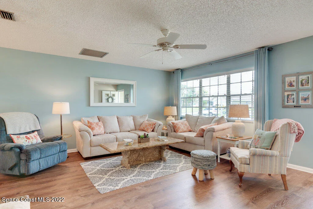 Photo of 1049 Carnation Drive