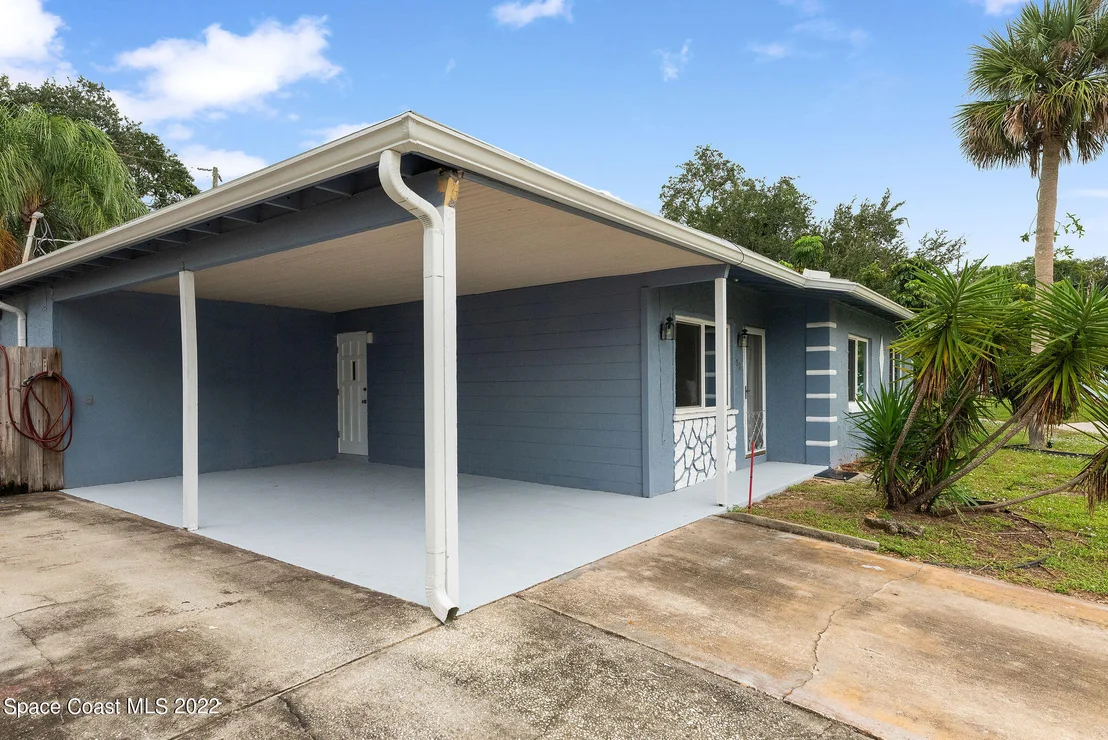 Photo of 32 Knollwood Drive