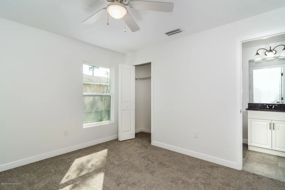 Photo of 7423 Carillon Avenue