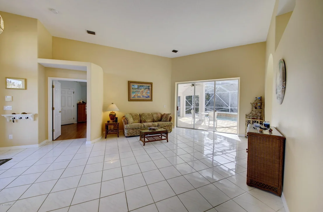 Photo of 313 Island Drive