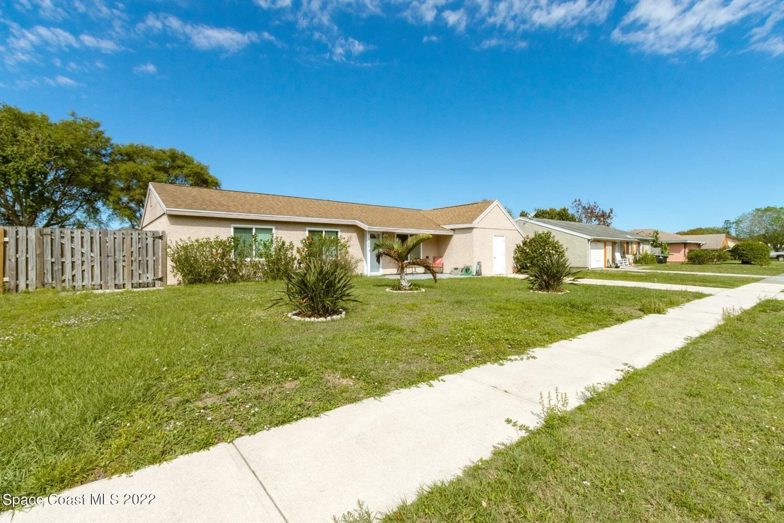 Photo of 1124 Hooper Avenue NE