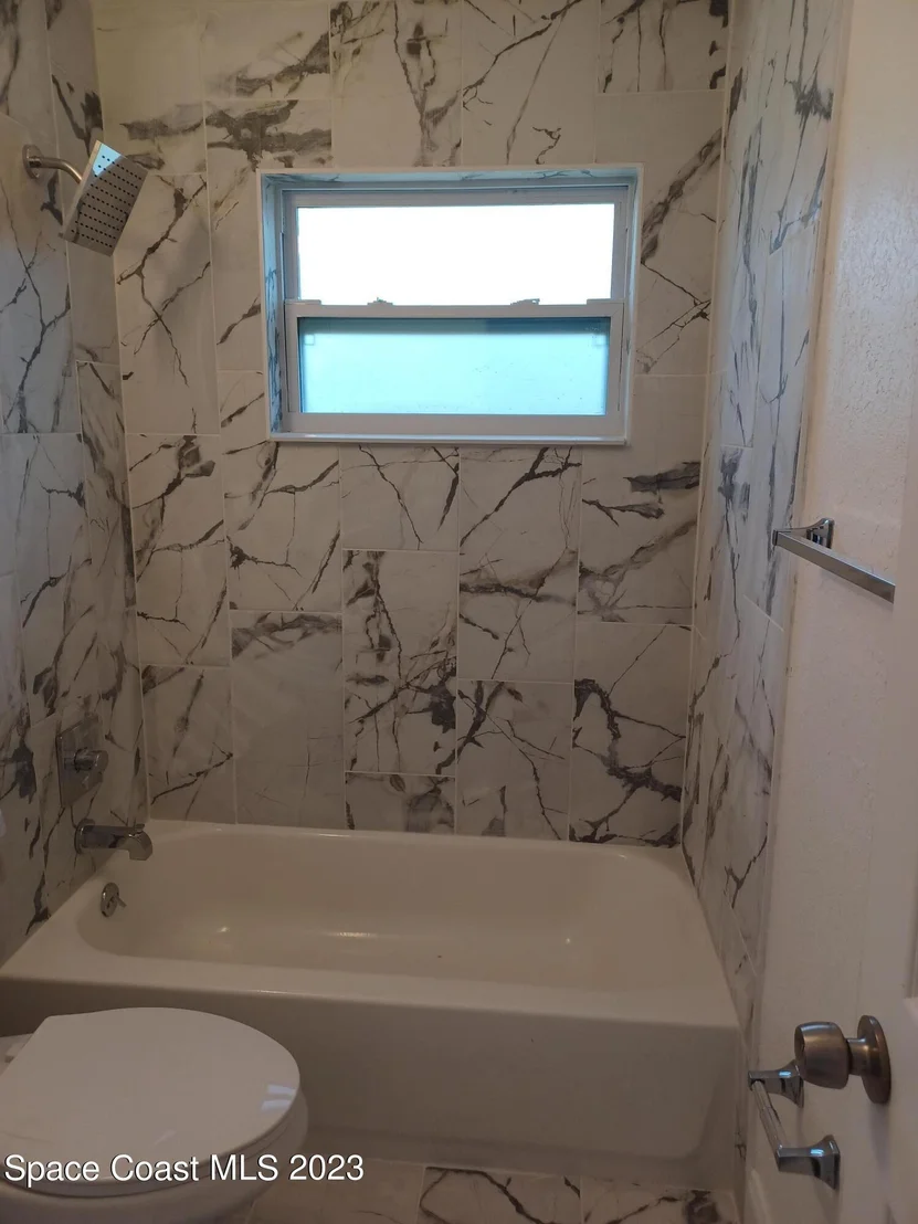 Photo of 982 Hibiscus Street