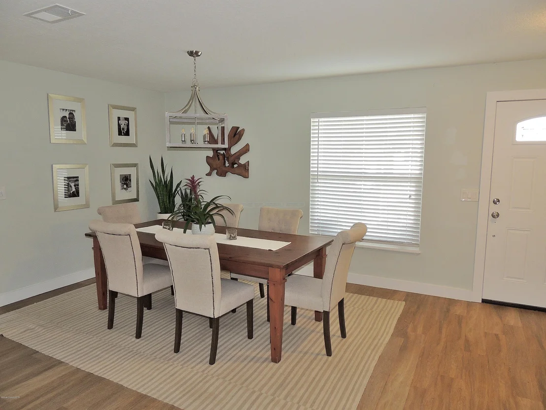 Photo of 991 Nagle Drive