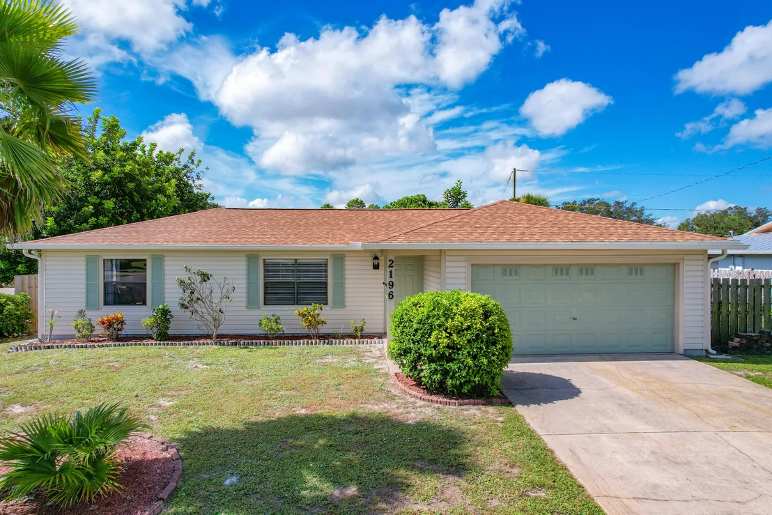 Photo of 2196 Clover Street NE