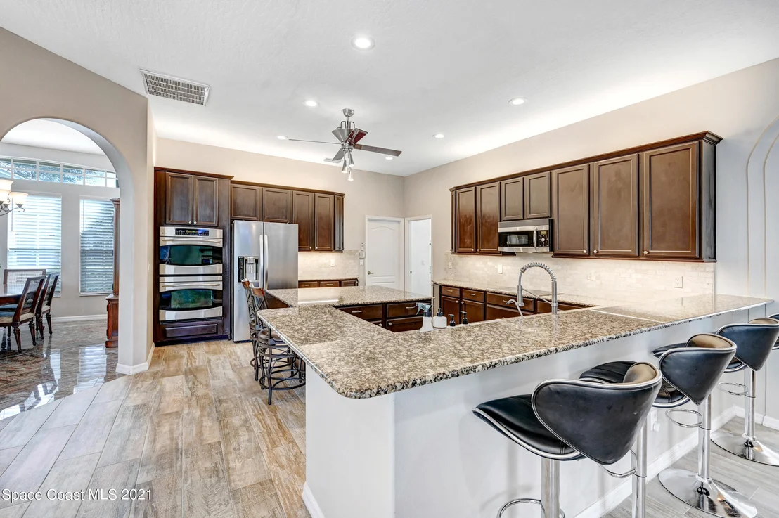 Photo of 5917 Newbury Circle
