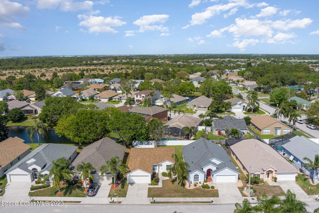 Photo of 896 Shaw Circle