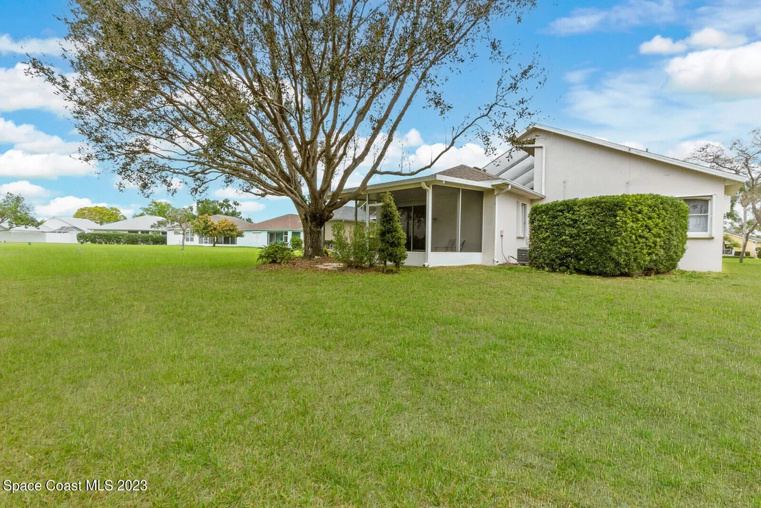 Photo of 859 Villa Drive