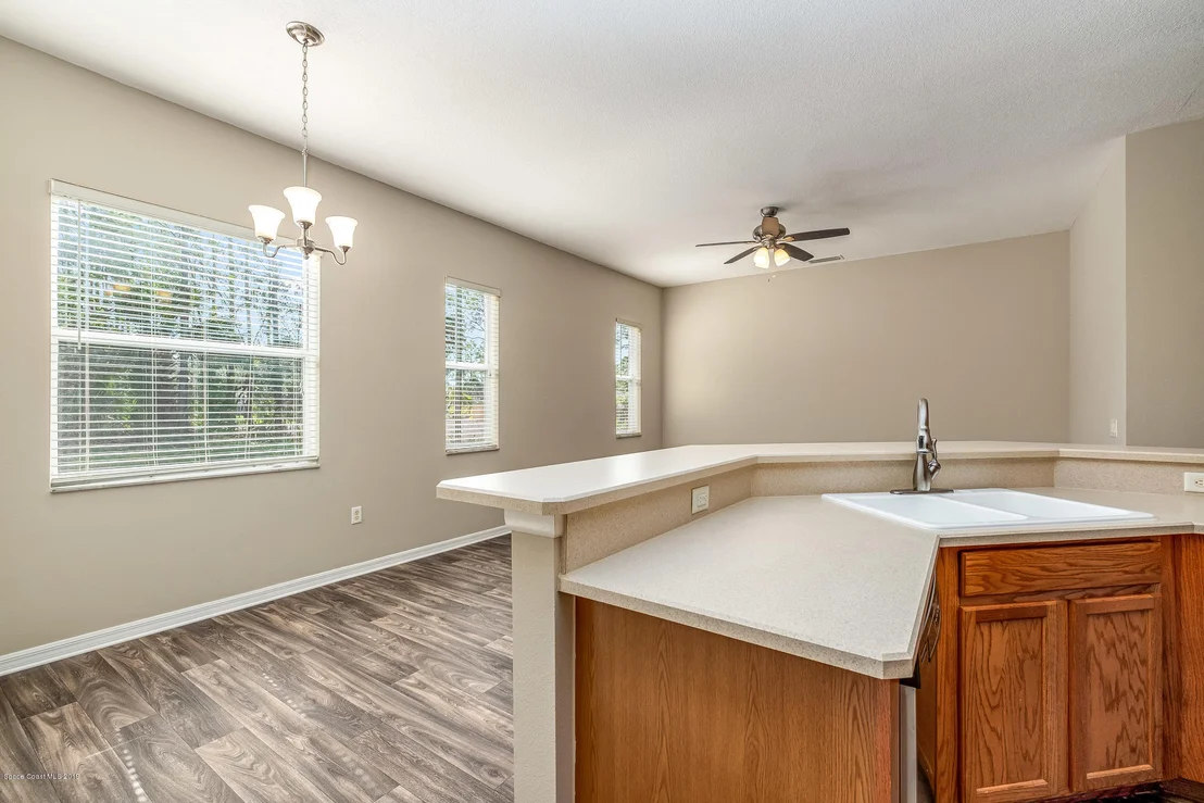 Photo of 1744 Hydrangea Road NW