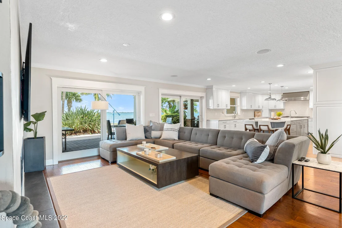 Photo of 437 River View Lane