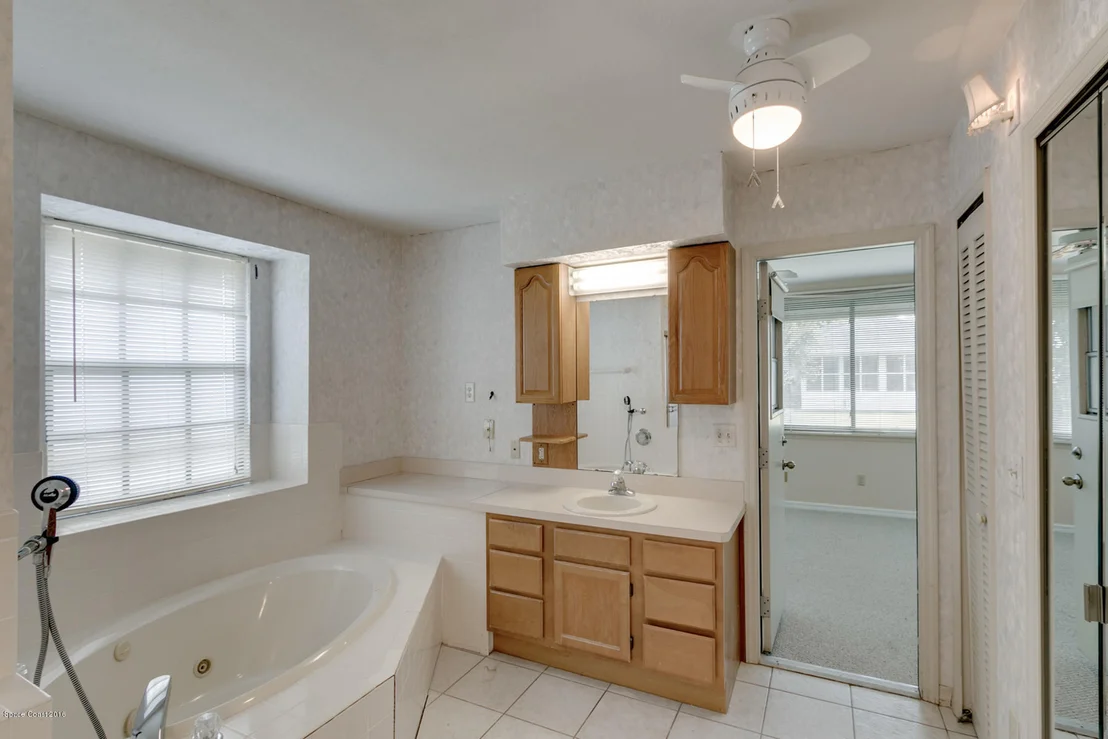 Photo of 927 Whisperpine Drive