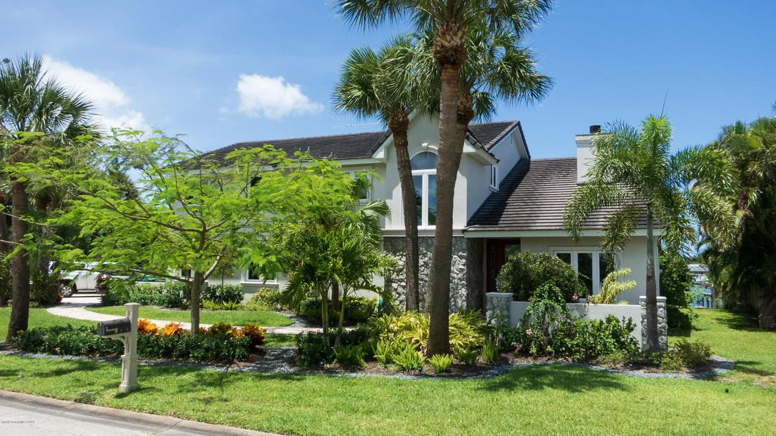 Photo of 432 Riverview Lane