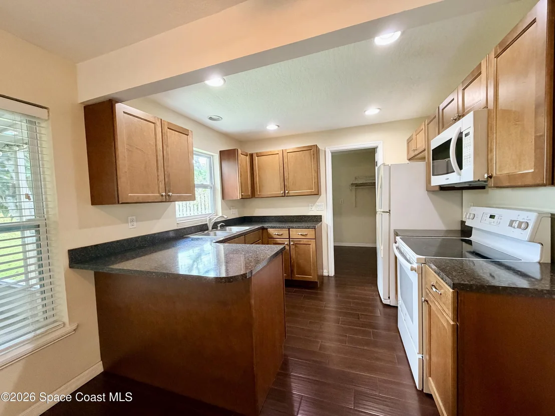 Photo of 550 Comanche Avenue