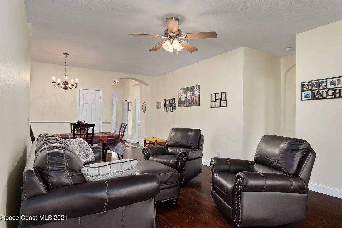 Photo of 561 Cressa Circle