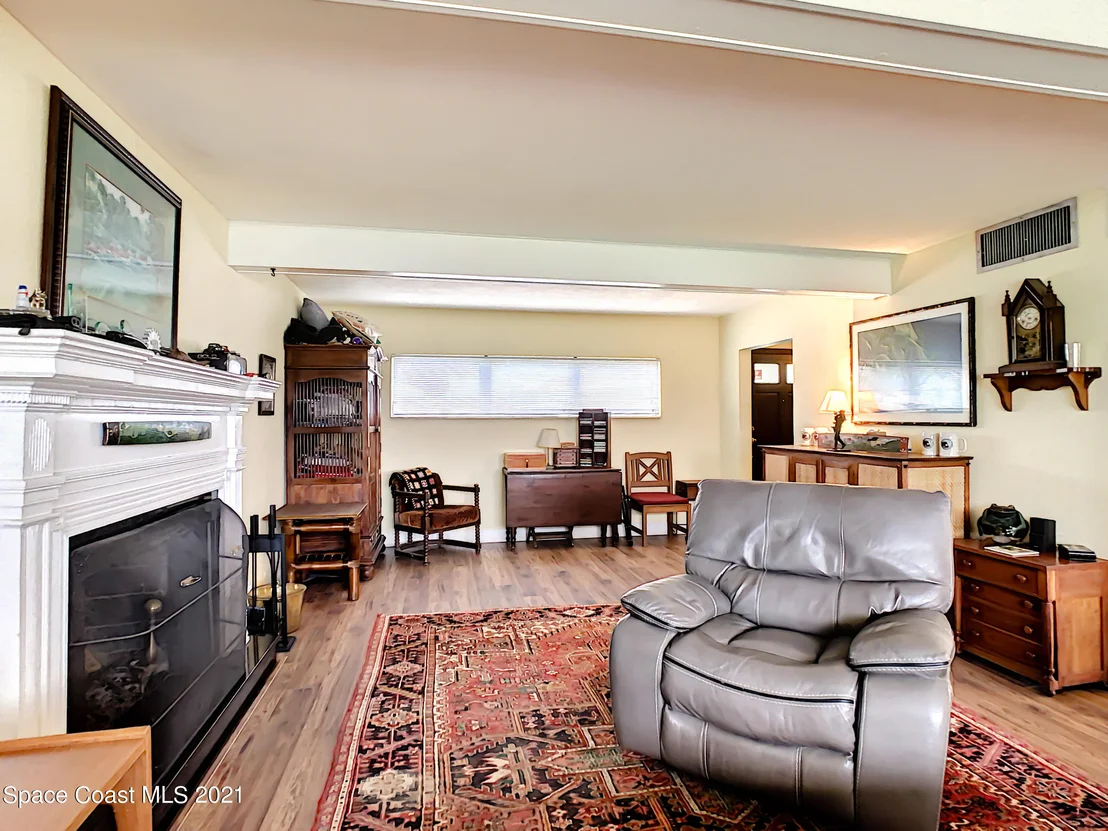 Photo of 738 Nassau Road