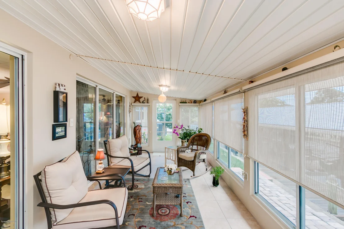Photo of 821 Heron Road