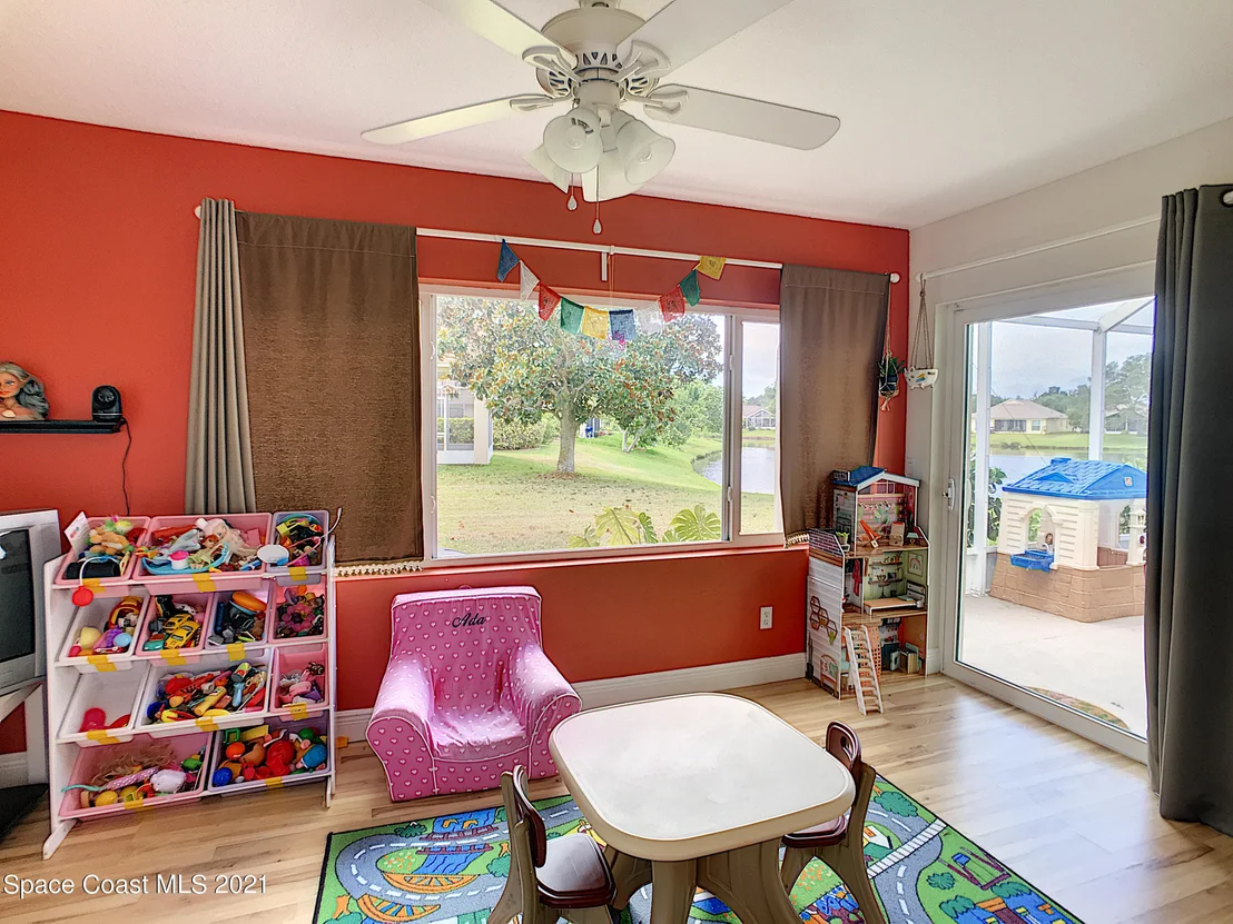 Photo of 893 Shaw Circle
