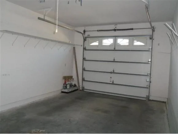 Photo of 2441 Delys