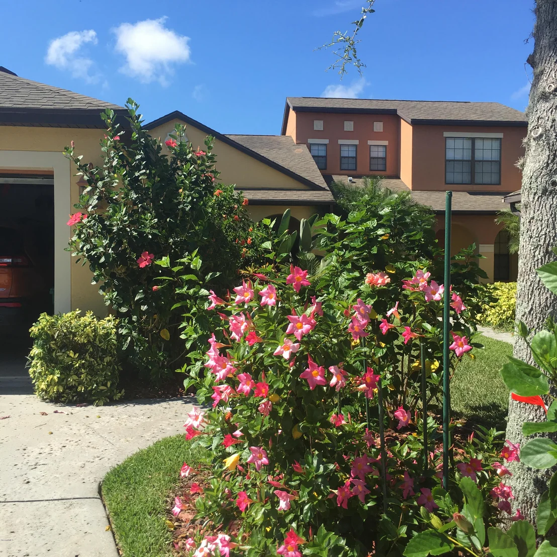 Photo of Unit 105 at 975 Luminary Circle