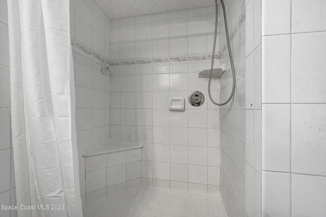 Photo of 707 Ixora Drive