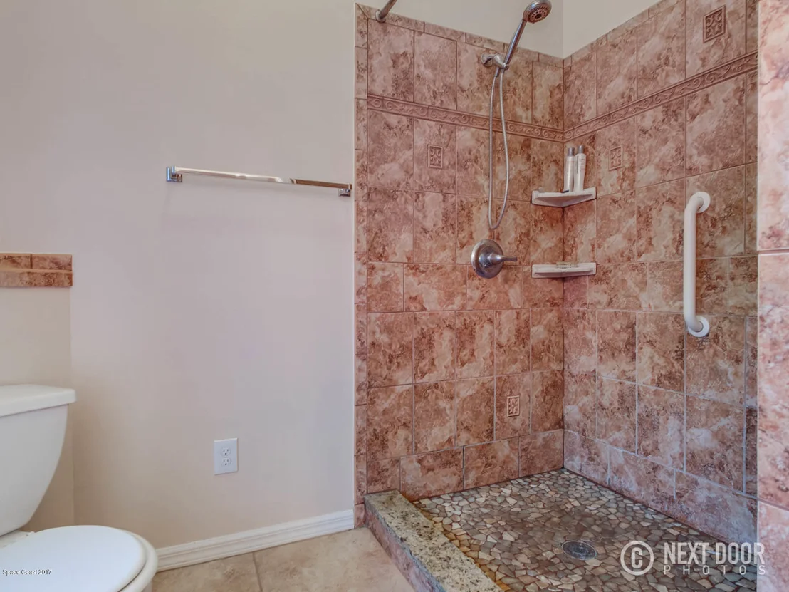 Photo of 867 Villa Drive