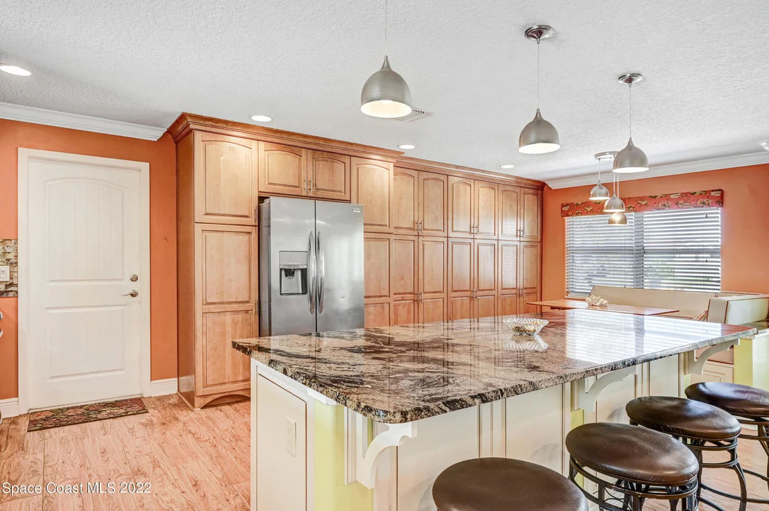 Photo of 414 Thrush Drive