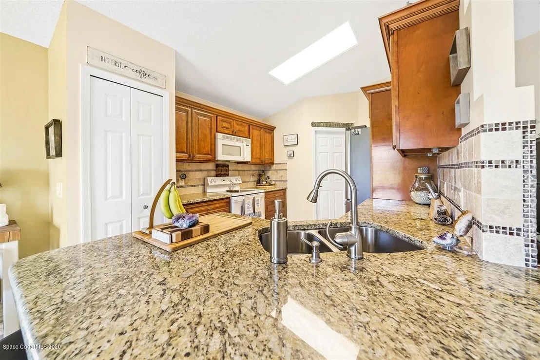 Photo of 2484 Addington Circle