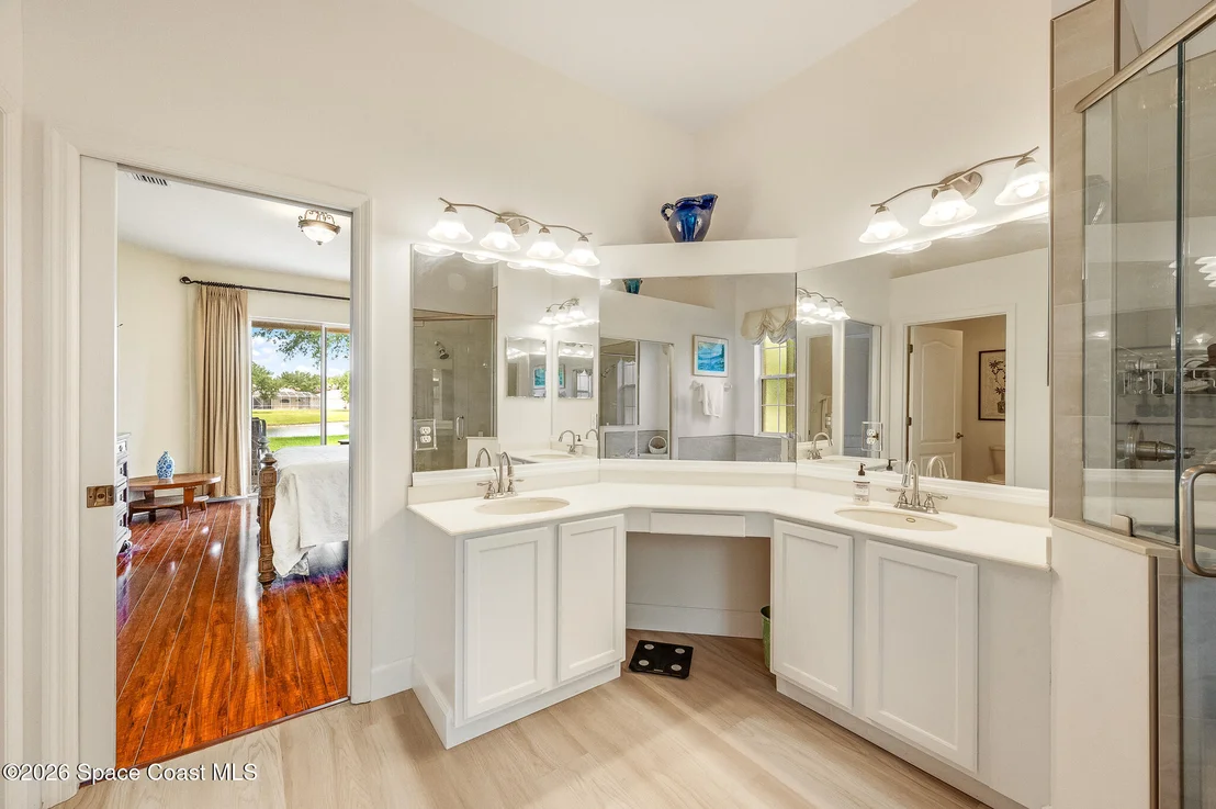 Photo of 241 Devlin Court SE