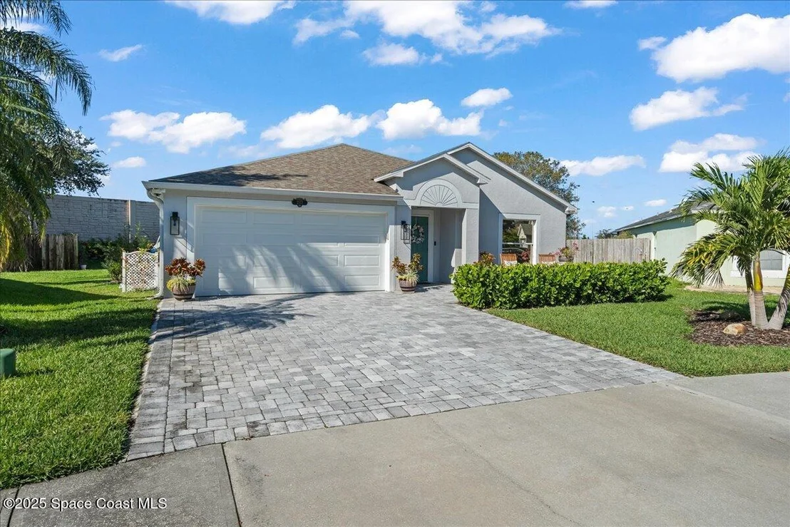 Photo of 2577 Deercroft Drive