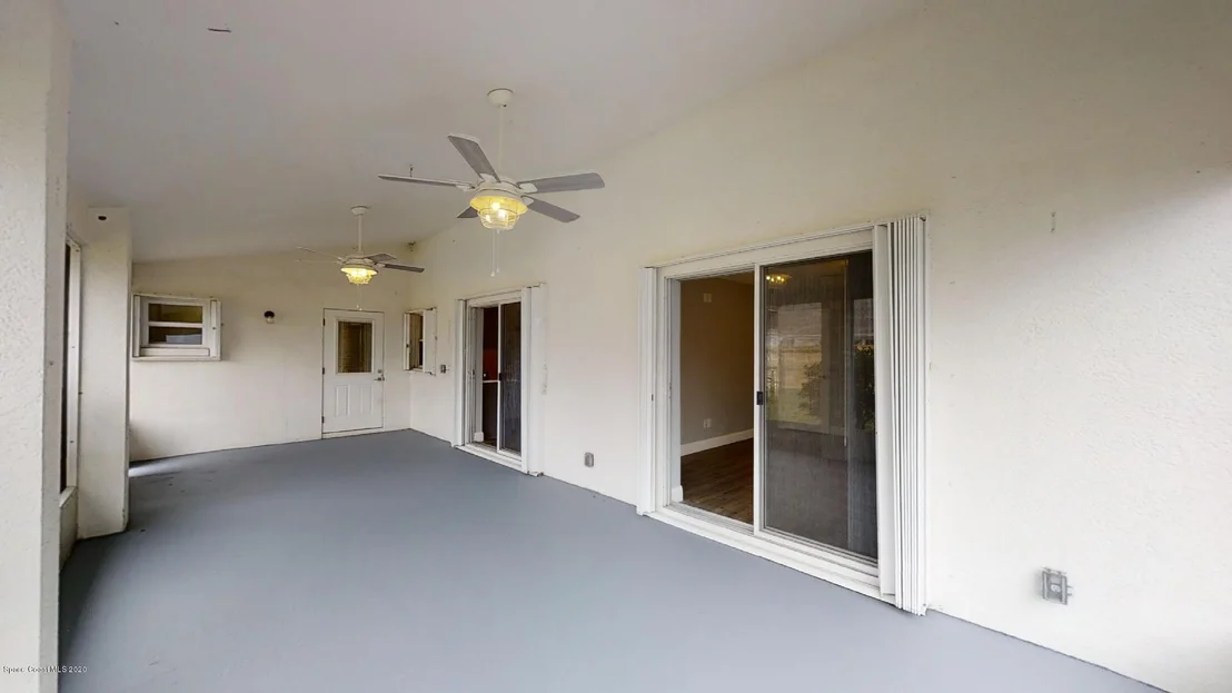 Photo of 925 Pelican Lane