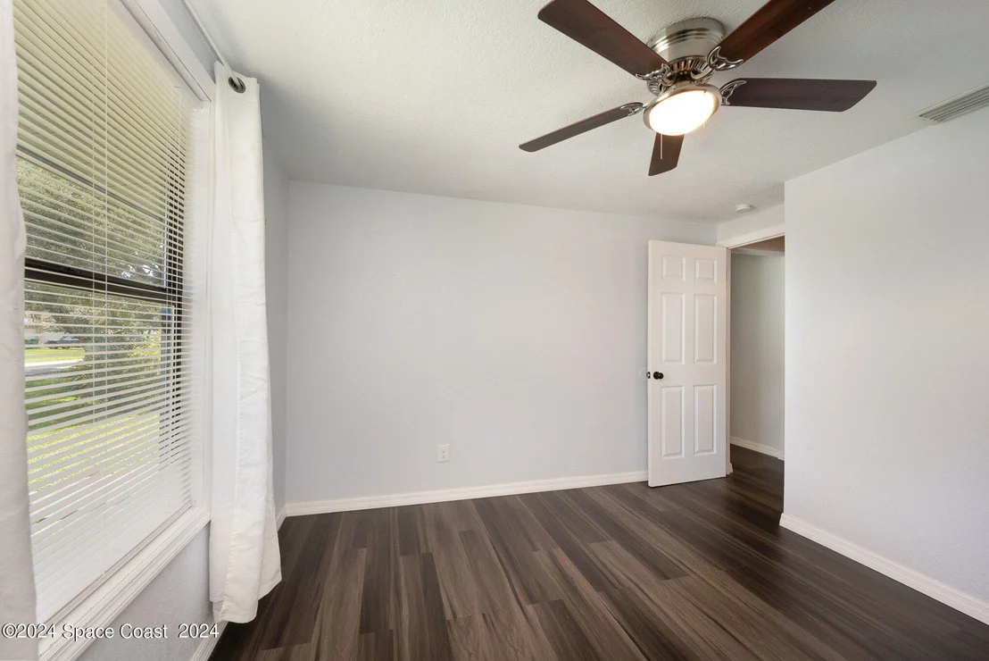 Photo of 6434 Cable Avenue