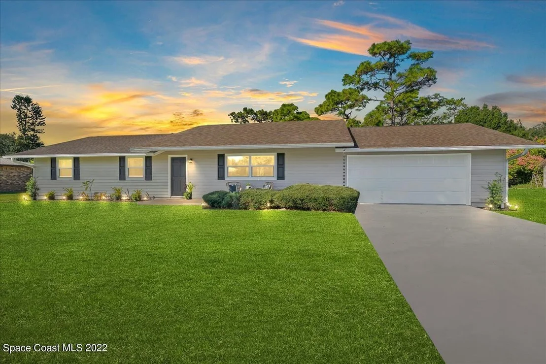 Photo of 3273 Fairview Drive