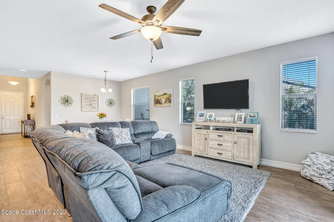 Photo of 7338 Bluemink Lane