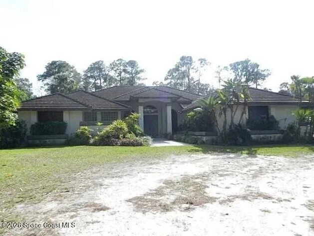 Photo of 13052 Compton Road