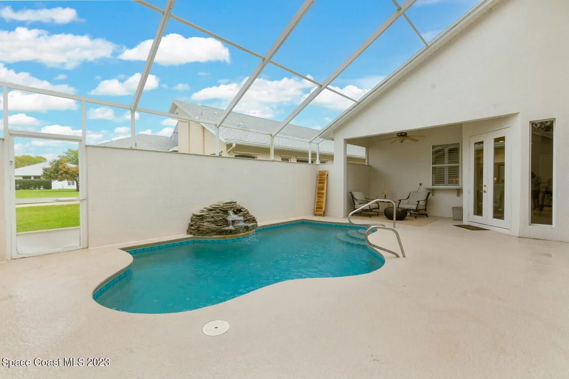 Photo of 859 Villa Drive