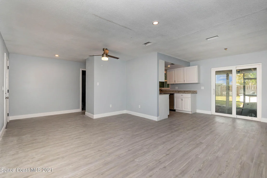 Photo of 646 Ford Circle W