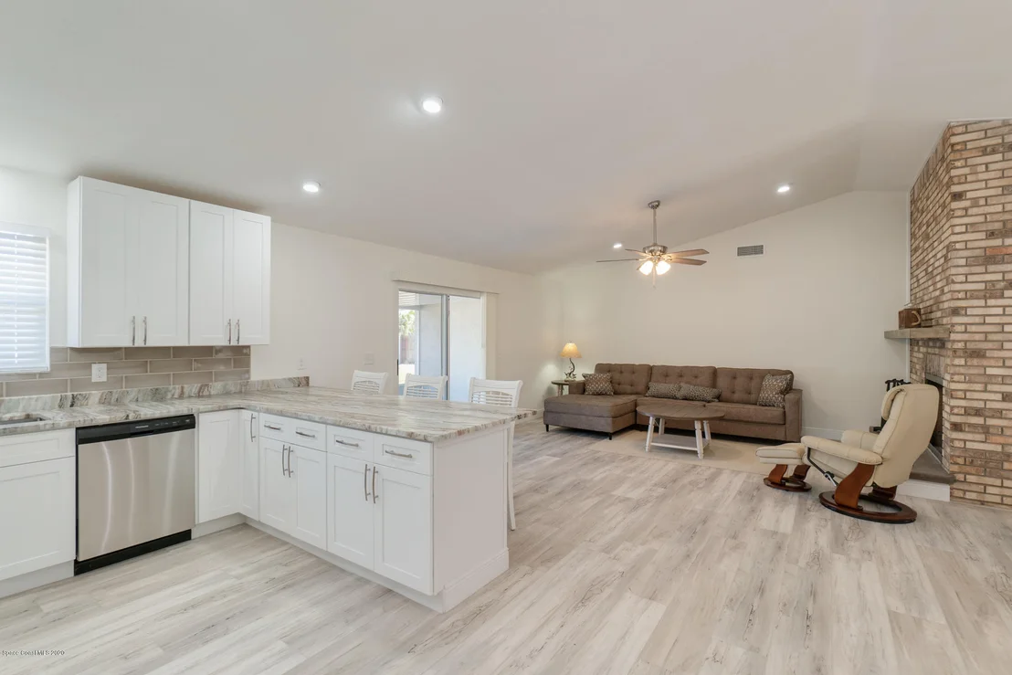 Photo of 7780 Sheridan Road